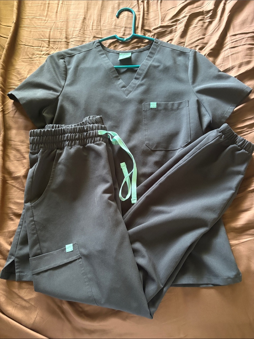 Women's Gray Scrub Set with Mint Accents - V-Neck Top & Drawstring Pants